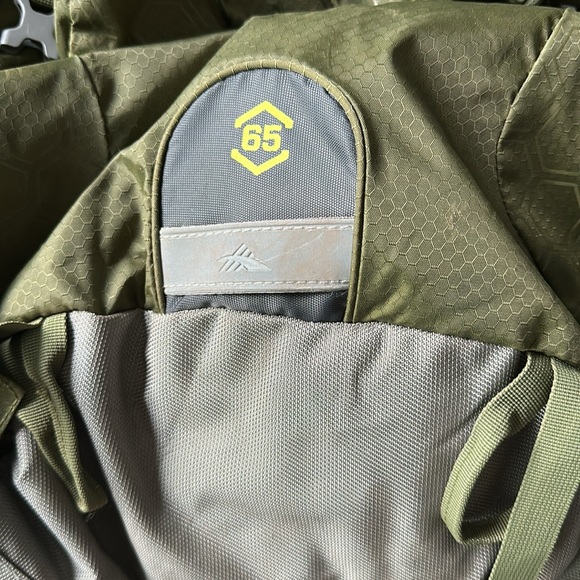 Backpacking Backpack - Picture 3 of 8